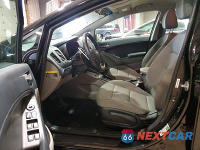 Zdjęcie 7 z 12 samochodu: 2015 KIA FORTE LX VIN:KNAFK4A69F5323874 - miniatura