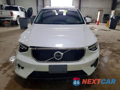 Piąte zdjęcie samochodu w środku: 2023 VOLVO XC40 CORE VIN:YV4L12UV1P2910747 - miniatura