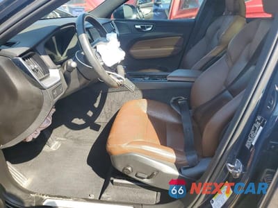 Zdjęcie 7 z 12 samochodu: 2020 VOLVO XC60 T5 MOMENTUM VIN:YV4102RK1L1503374 - miniatura