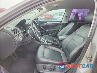 Zdjęcie 7 z 12 samochodu: 2014 VOLKSWAGEN PASSAT S VIN:1VWAT7A31EC072308 - miniatura