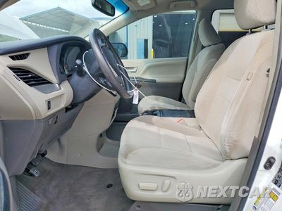 Zdjęcie 7 z 14 samochodu: 2015 TOYOTA SIENNA LE 8-PASSENGER VIN:5TDKK3DC4FS665501 - miniatura