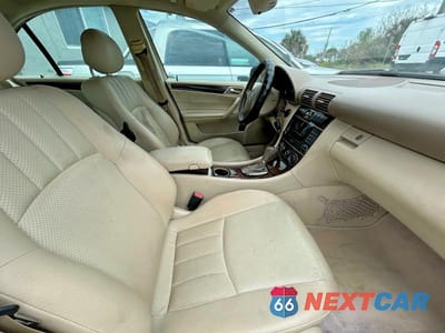 Piąte zdjęcie samochodu w środku: 2005 MERCEDES-BENZ C 240 VIN:WDBRF61J45A656685 - miniatura