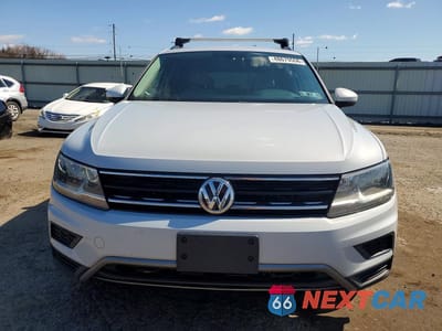 Piąte zdjęcie samochodu w środku: 2018 VOLKSWAGEN TIGUAN SE VIN:3VV2B7AX4JM153424 - miniatura