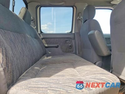 Zdjęcie 10 z 11 samochodu: 2000 NISSAN FRONTIER XE VIN:1N6ED27T1YC301681 - miniatura