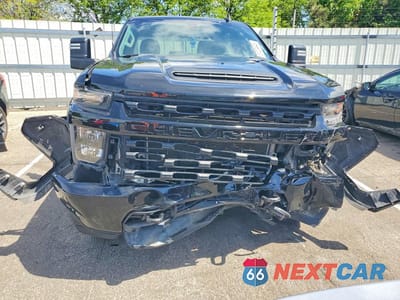 Piąte zdjęcie samochodu w środku: 2023 CHEVROLET SILVERADO K2500 CUSTOM VIN:2GC4YME79P1709287 - miniatura