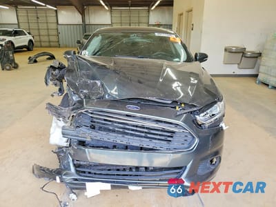 Piąte zdjęcie samochodu w środku: 2016 FORD FUSION SE VIN:3FA6P0HD8GR210441 - miniatura