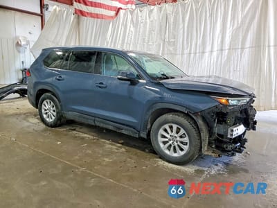 Czwarte zdjęcie samochodu z boku: 2025 TOYOTA GRAND HIGHLANDER XLE VIN:5TDAAAB57SS088139 - miniatura
