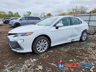 2024 TOYOTA CAMRY LE 4T1C11AK5RU867752 - główne zdjęcie licytacji z USA - miniatura