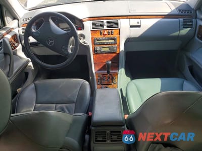 Zdjęcie 8 z 12 samochodu: 2000 MERCEDES-BENZ E 320 4MATIC VIN:WDBJF82GXYX028742 - miniatura