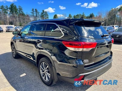 Trzecie zdjęcie samochodu z tyłu: 2017 TOYOTA HIGHLANDER XLE VIN:5TDJZRFH4HS444650 - miniatura