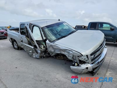Czwarte zdjęcie samochodu z boku: 2011 CHEVROLET SILVERADO C1500 LT VIN:3GCPCSE04BG362213 - miniatura