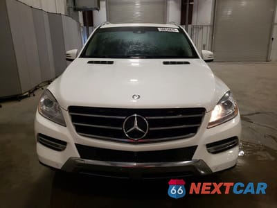 Piąte zdjęcie samochodu w środku: 2015 MERCEDES-BENZ ML 350 4MATIC VIN:4JGDA5HBXFA511358 - miniatura