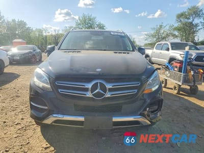 Piąte zdjęcie samochodu w środku: 2016 MERCEDES-BENZ GLE 350 4MATIC VIN:4JGDA5HB5GA720055 - miniatura