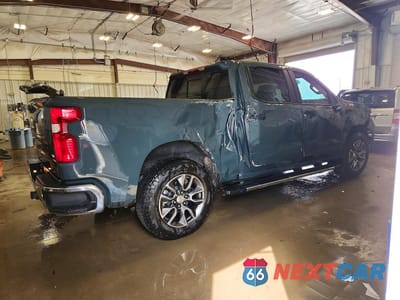 Trzecie zdjęcie samochodu z tyłu: 2025 CHEVROLET SILVERADO K1500 LT VIN:1GCUKDED7SZ263096 - miniatura