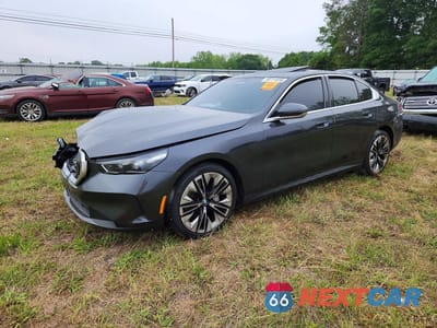 2025 BMW 540 XI WBA63FJ09SCU20499 - główne zdjęcie licytacji z USA - miniatura