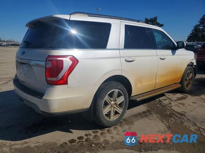 Trzecie zdjęcie samochodu z tyłu: 2019 FORD EXPEDITION XLT VIN:1FMJU1JT5KEA53219 - miniatura