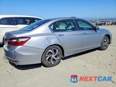 Trzecie zdjęcie samochodu z tyłu: 2016 HONDA ACCORD LX VIN:1HGCR2F31GA141925 - miniatura