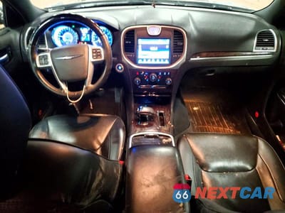 Zdjęcie 8 z 13 samochodu: 2013 CHRYSLER 300C VIN:2C3CCAKG0DH567853 - miniatura