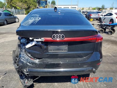 Zdjęcie 6 z 12 samochodu: 2025 AUDI A6 E-TRON PREMIUM 55 VIN:WAU1CAGH7SA019068 - miniatura