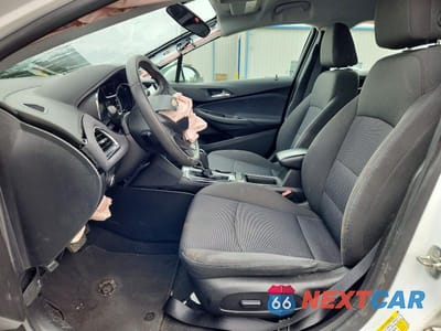 Zdjęcie 7 z 12 samochodu: 2019 CHEVROLET CRUZE VIN:1G1BE5SM0K7100383 - miniatura