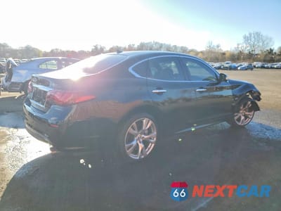 Trzecie zdjęcie samochodu z tyłu: 2016 INFINITI Q70 3.7 VIN:JN1BY1AR8GM270071 - miniatura