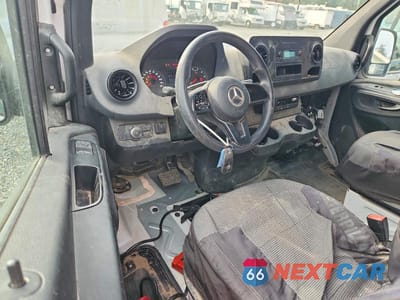 Zdjęcie 8 z 13 samochodu: 2021 MERCEDES BENZ SPRINTER 2500 DELIVERY VAN VIN:W1W40CHY9MT056265 - miniatura