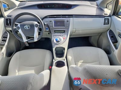 Zdjęcie 8 z 12 samochodu: 2012 TOYOTA PRIUS TWO VIN:JTDKN3DU5C1590865 - miniatura