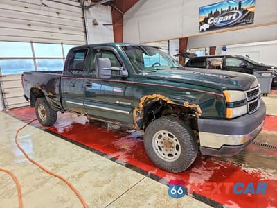 Czwarte zdjęcie samochodu z boku: 2005 CHEVROLET SILVERADO K2500 HEAVY DUTY VIN:1GCHK29U05E247169 - miniatura