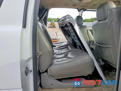 Zdjęcie 10 z 12 samochodu: 2005 CHEVROLET SUBURBAN C1500 VIN:1GNEC16Z65R152383 - miniatura