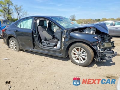 Czwarte zdjęcie samochodu z boku: 2025 TOYOTA CAMRY LE VIN:4T1DAACK9SU038397 - miniatura