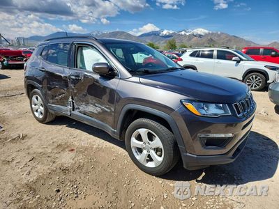 Czwarte zdjęcie samochodu z boku: 2018 JEEP COMPASS LATITUDE VIN:3C4NJDBB5JT401489 - miniatura