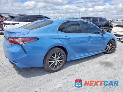 Trzecie zdjęcie samochodu z tyłu: 2024 TOYOTA CAMRY SE VIN:4T1S11AK7RU197729 - miniatura