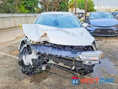 Piąte zdjęcie samochodu w środku: 2025 NISSAN VERSA SV VIN:3N1CN8EV9SL871120 - miniatura