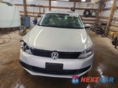 Piąte zdjęcie samochodu w środku: 2011 VOLKSWAGEN JETTA TDI VIN:3VW3L7AJ7BM072184 - miniatura