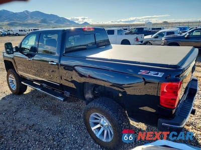 Trzecie zdjęcie samochodu z tyłu: 2015 CHEVROLET SILVERADO K3500 LTZ VIN:1GC4K0E8XFF106603 - miniatura