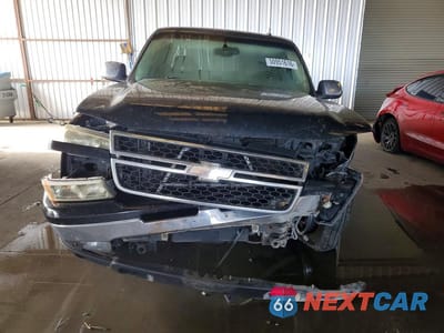 Piąte zdjęcie samochodu w środku: 2006 CHEVROLET SILVERADO K1500 VIN:1GCEK19T66Z212439 - miniatura