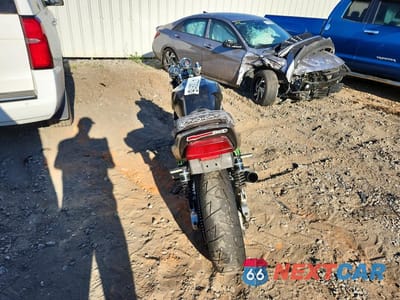 Czwarte zdjęcie samochodu z boku: 1999 KAWASAKI ZR1100 C VIN:JKAZRBC13XA022795 - miniatura