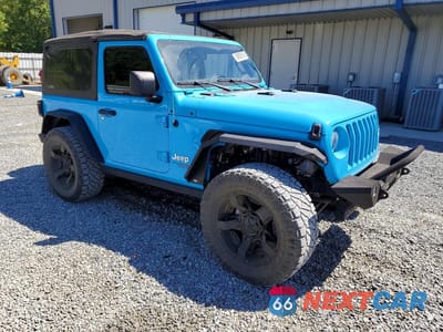 Czwarte zdjęcie samochodu z boku: 2021 JEEP WRANGLER SPORT VIN:1C4GJXAN9MW627670 - miniatura