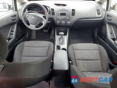 Zdjęcie 8 z 13 samochodu: 2016 KIA FORTE LX VIN:KNAFK4A66G5602751 - miniatura
