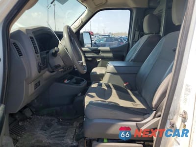Zdjęcie 7 z 13 samochodu: 2020 NISSAN NV 2500 HD SV VIN:1N6BF0KY6LN803863 - miniatura