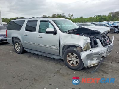 Czwarte zdjęcie samochodu z boku: 2013 GMC YUKON XL C1500 SLT VIN:1GKS1KE09DR298984 - miniatura