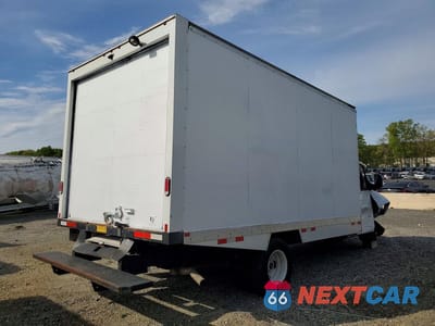 Trzecie zdjęcie samochodu z tyłu: 2024 GMC SAVANA REFRIGERATED BOX TRUCK VIN:7GZ37TF70RN003997 - miniatura