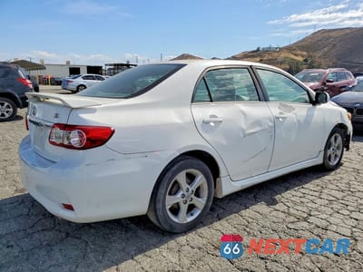 Trzecie zdjęcie samochodu z tyłu: 2013 TOYOTA COROLLA S VIN:5YFBU4EE2DP127210 - miniatura