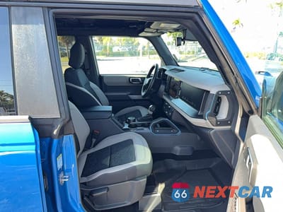 Piąte zdjęcie samochodu w środku: 2023 FORD BRONCO BASE VIN:1FMEE5DP7PLA92904 - miniatura