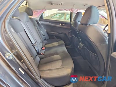 Zdjęcie 10 z 13 samochodu: 2023 KIA K5 LXS VIN:5XXG14J23PG219174 - miniatura