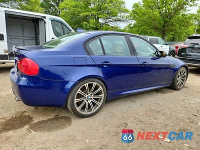 Trzecie zdjęcie samochodu z tyłu: 2011 BMW M3 AUTOMATIC VIN:WBSPM9C54BE202675 - miniatura