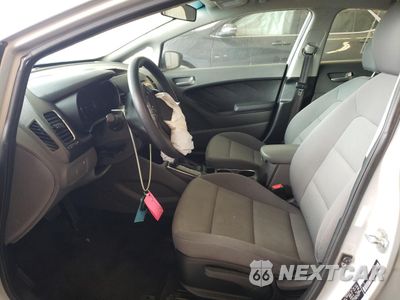 Zdjęcie 7 z 13 samochodu: 2017 KIA FORTE LX VIN:3KPFK4A73HE120692 - miniatura