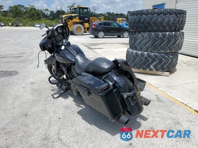 Trzecie zdjęcie samochodu z tyłu: 2011 HARLEY-DAVIDSON FLHX VIN:1HD1KB413BB632400 - miniatura