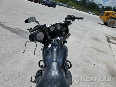Piąte zdjęcie samochodu w środku: 2011 HARLEY-DAVIDSON FLHX VIN:1HD1KB413BB632400 - miniatura