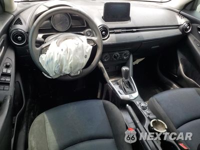 Zdjęcie 8 z 14 samochodu: 2019 TOYOTA YARIS L VIN:3MYDLBYV9KY517991 - miniatura